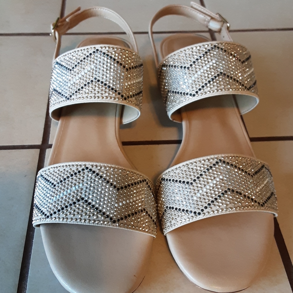 VANELI BLACK AND TAN SANDALS